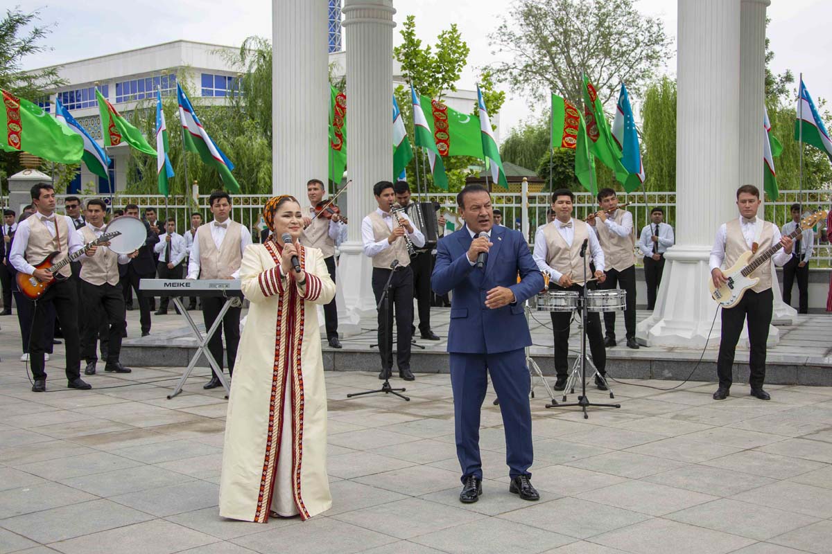 Ýeňişli gadamlaryň we mizemez dostlugyň şanyna baýramçylyk dabarasy